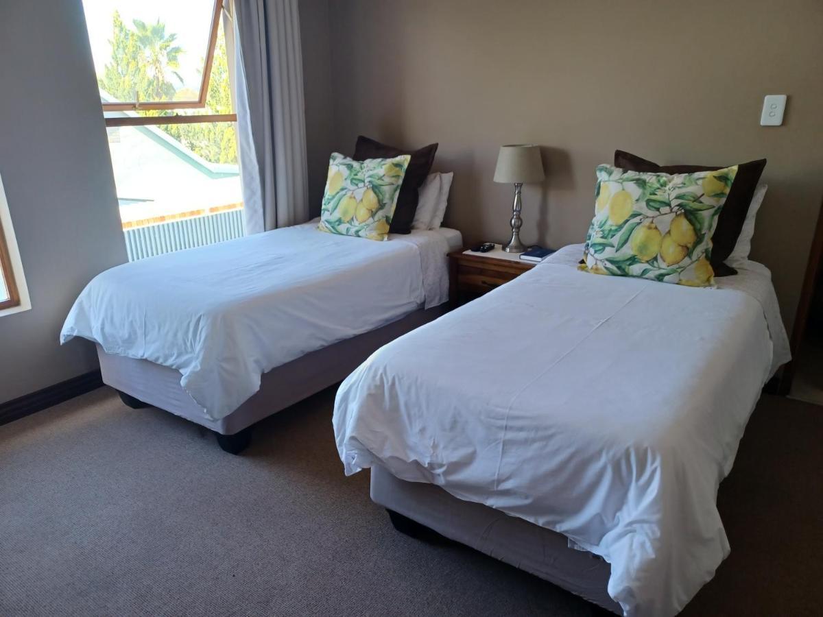 Karoo Sun Boutique Guest House Oudtshoorn Kültér fotó